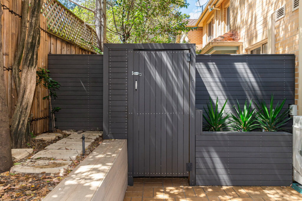 Composite Fencing – Grey